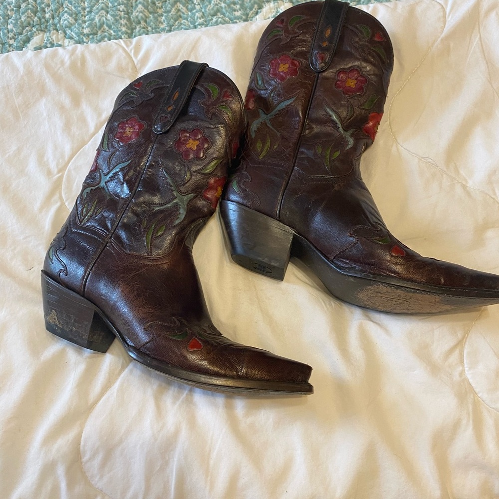 Women’s cowboy boots by Dan Post. Leather like new